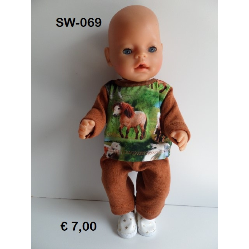 Sweater en joggingbroek , pony